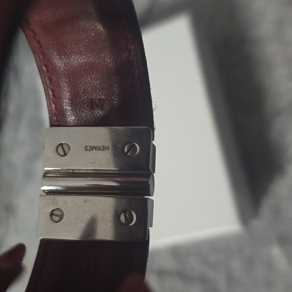 GUC Hermès Thick Burgundy Leather Bracelet with Silver Clasp (EUC)(UNISEX)(M) 7” - Picture 4 of 6